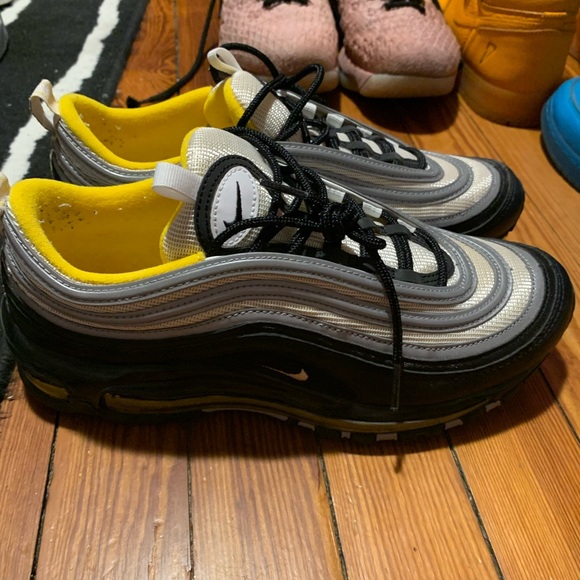Air max 97size 8 - Picture 3 of 5